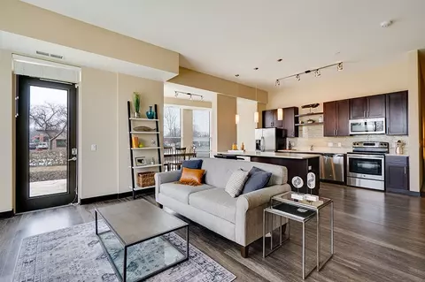 6800 York Ave S #229, Edina, MN 55435