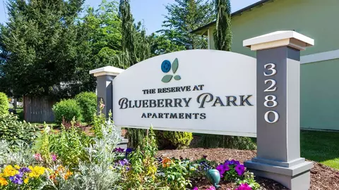 3280 Pine Rd NE #D102, Bremerton, WA 98310