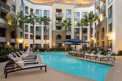 420 La Crescenta Dr #301, Brea, CA 92823
