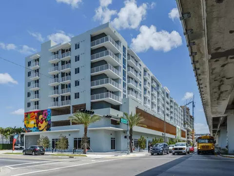 1025 W 79th St #814, Hialeah, FL 33014