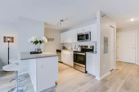1300 Yale Pl #430, Minneapolis, MN 55403