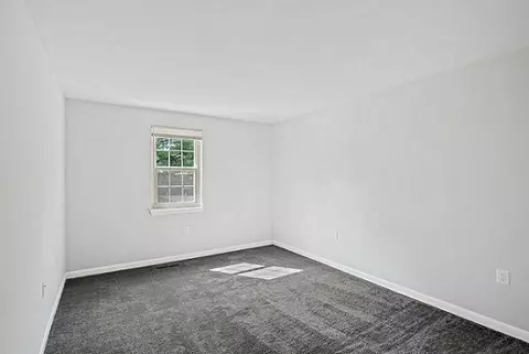 1 Janper Ct #25, Woodlawn, MD 21207