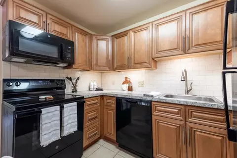 110 Nottinghill Ln #411, Trenton, NJ 08619