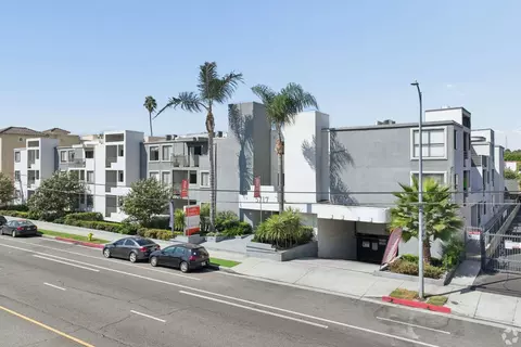 5717 Laurel Canyon Blvd #304, Los Angeles, CA 91607