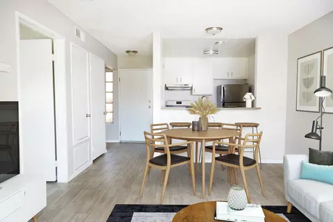 5717 Laurel Canyon Blvd #304, Los Angeles, CA 91607