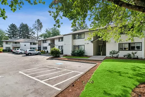 2400 NE Red Sunset Dr #213, Gresham, OR 97030 photo 2