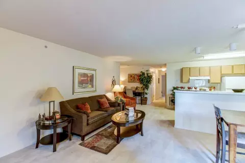 6704 N 90th Plz #18262, Omaha, NE 68122