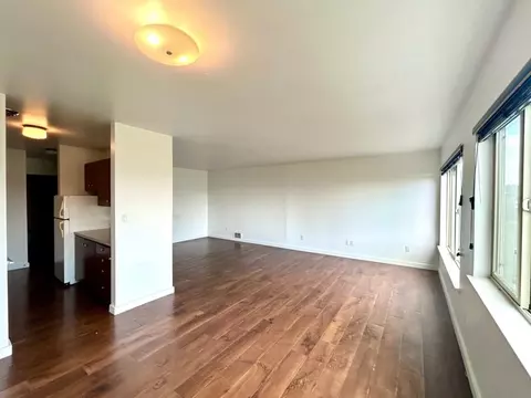 2233 NE 46th St #2, Seattle, WA 98105