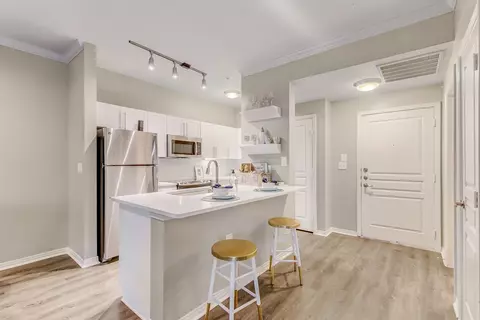 5555 E Mockingbird Ln #3214, Dallas, TX 75206
