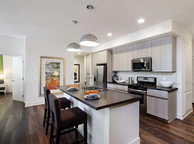 321 N Orange St #200, Glendale, CA 91203