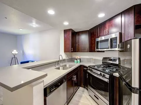 225 W 3rd St #AUCPHH, Long Beach, CA 90802