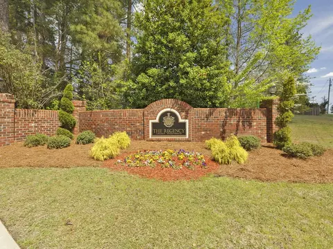 505 Regency Dr #201, Fayetteville, NC 28314