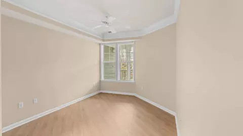 370 E Diamond Ave #1079, Gaithersburg, MD 20877