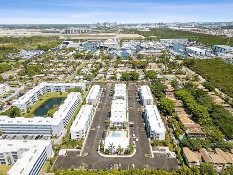 624 NE 2nd St #306, Dania Beach, FL 33004