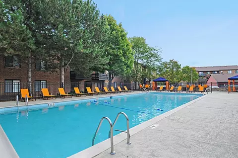 1598 Fairway Dr #1531-201, Naperville, IL 60563