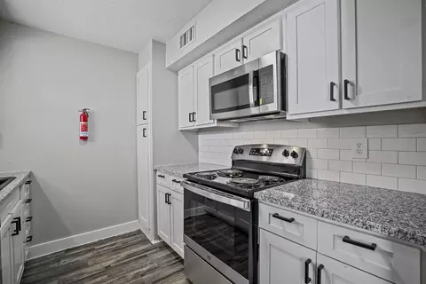 2121 Handley Dr #37, Fort Worth, TX 76112