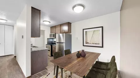 1701 Burnsville Pkwy #1214, Burnsville, MN 55337