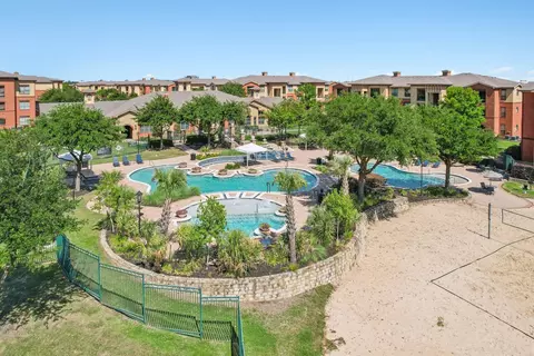 650 Leora Ln #02-221, The Colony, TX 75056