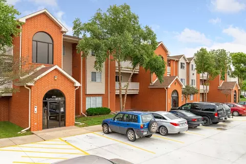 1729 Scarborough Dr #37-3H, Bellevue, NE 68123