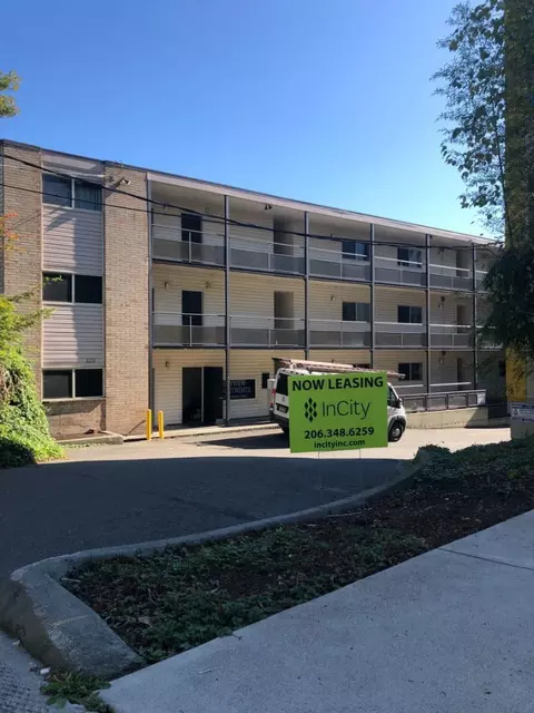 2233 NE 46th St #207, Seattle, WA 98105