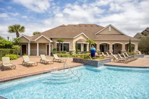 200 Water St #4104, Webster, TX 77598
