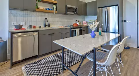 1900 3rd St #400, Sacramento, CA 95811