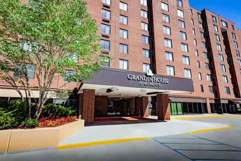 2101 Grandin Rd #518, Cincinnati, OH 45208