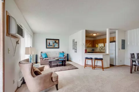 700 Sarazin St #S807, Shakopee, MN 55379