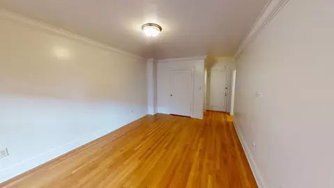 1304 NE 42nd St #309, Seattle, WA 98105