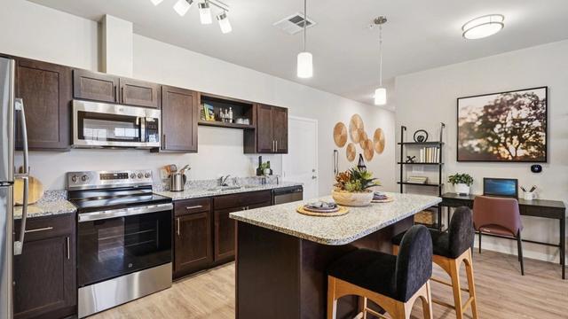 1000 Pinewood Ave #6201, Commerce Township, MI 48390
