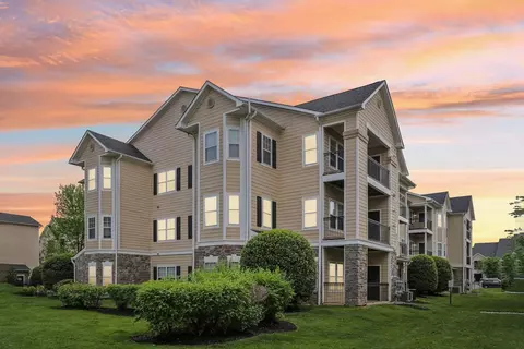 1 Larchmont Pl #2321, Marlton, NJ 08054