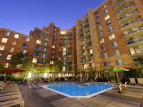 4650 Washington Blvd #H-824, Arlington, VA 22201