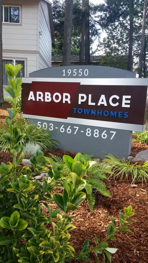 19550 E Burnside St #27, Portland, OR 97233