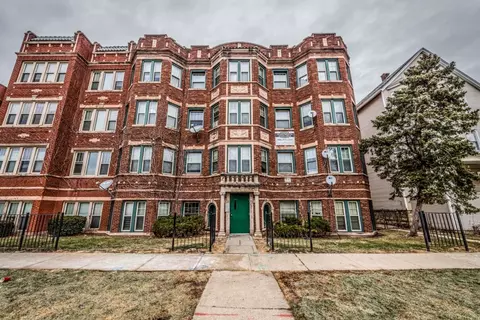 5948 W Superior St #5948-C5, Chicago, IL 60644