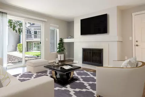 16604 48th Ave W #B201, Lynnwood, WA 98037