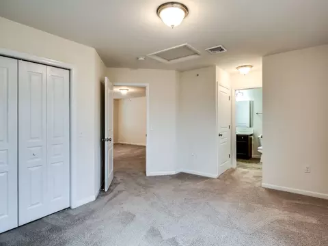 115 Erin Ct #105, New Oxford, PA 17350