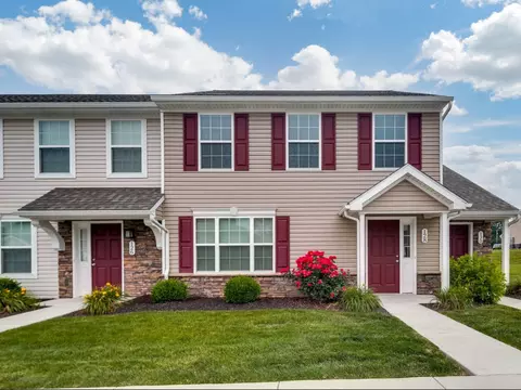 115 Erin Ct #105, New Oxford, PA 17350