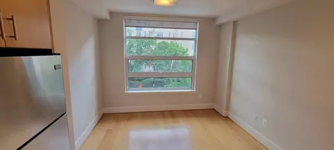 1355 17th St NW #808, Washington, DC 20036