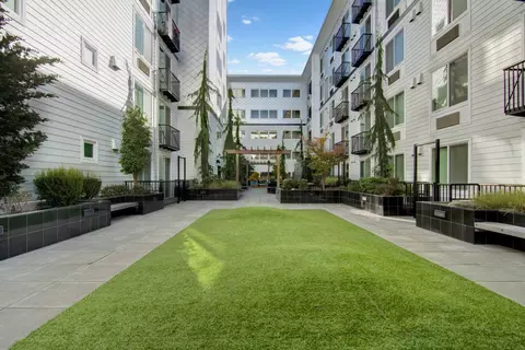 20221 Aurora Ave N #123, Shoreline, WA 98133