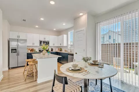 2850 N Bonnie Brae St #319, Denton, TX 76207