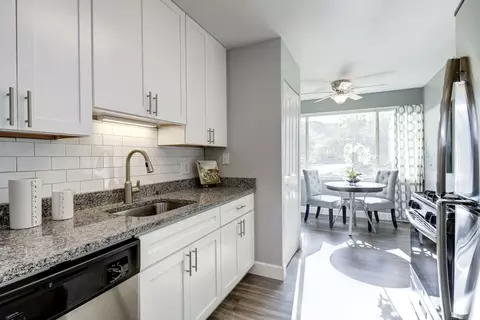 1 Spindrift Cir #000D, Carney, MD 21234