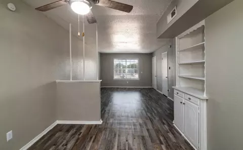 306 Martha St #A217- A2, Euless, TX 76040
