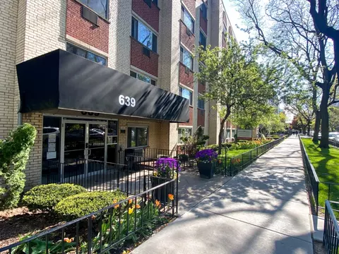 639 W Grace St #655512, Chicago, IL 60613