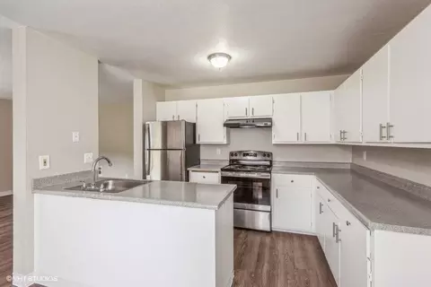 15910 NE Sandy Blvd #128, Portland, OR 97230