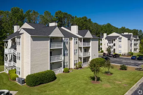 215 Valencia Dr #30270, Jacksonville, NC 28546