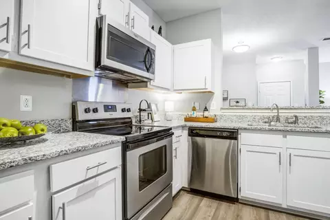 175 Carriage Club Dr #02-302, Mooresville, NC 28117