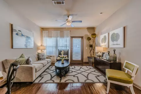 7425 La Vista Dr #1438, Dallas, TX 75214