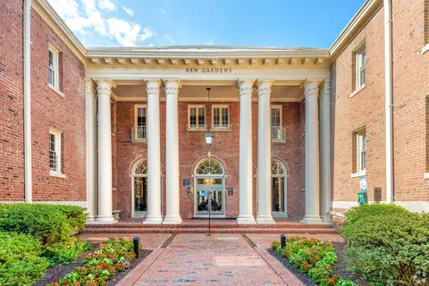 2700 Q St NW #224, Washington, DC 20007