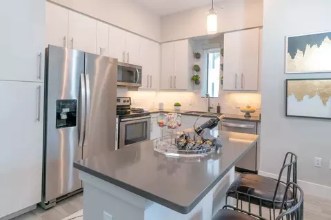 120 NE 4th St #811, Fort Lauderdale, FL 33301