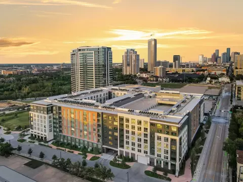 3737 Cogdell St #524, Houston, TX 77019
